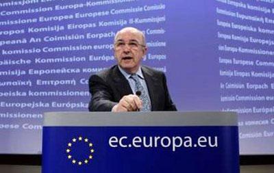 European Economic and Monetary Affairs Commissioner Joaquin Almunia addresses a news conference at the EU Commission headquarters in Brussels February 3, 2010. REUTERS/Francois Lenoir