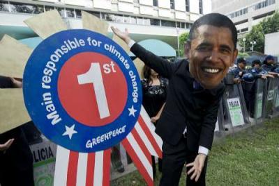 US President Barack Obama has arrived in Denmark to join fellow world leaders on the final day of an international climate conference. 