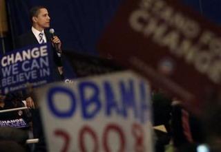 Democratic presidential candidate Senator Barack Obama (D-IL) speaks during a campaign stop at North Charleston High School in North Charleston, South Carolina January 24, 2008.(Joshua Lott/Reuters)