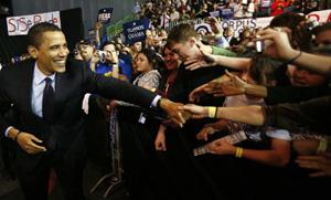 U.S. Democratic presidential candidate Senator Barack Obama (D-IL) campaigns at a rally in Corpus Christi, Texas Feb. 22, 2008. Obama has been broadening his support among Democratic voters, with especially strong support among men, a new poll has found. (Xinhua/Reuters Photo)