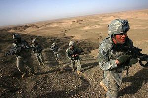 U.S. soldiers patrol in Diyala Province, northeast of Baghdad. The death toll of US soldiers in the five-year Iraq conflict has hit 4,000 in what the US military said Monday was a "tragic" loss of lives after four troops were killed in a Baghdad bombing.(Xinhua/AFP Photo)