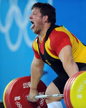 Matthias Steiner of Germany takes a lift during the the men's weightlifting +105kg group A competition at Beijing 2008 Olympic Games in Beijing, China, Aug. 19, 2008. Matthias Steiner of Germany claimed the title in the event.(Xinhua Photo)