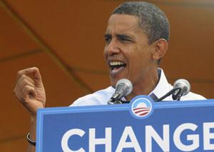 U.S. Democratic presidential nominee Senator Barack Obama speaks to the audience during a rally at Veterans Memorial Park in Manchester, New Hampshire, Sept. 13, 2008.(Xinhua/Reuters Photo)