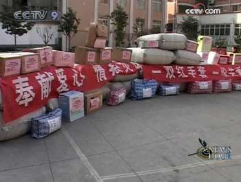 Before the cold snap set in, Sichuan had received donations of 12,000 quilts and 17,000 items of clothing.