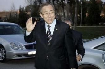 U.N. Secretary-General Ban Ki-moon arrives to meet Jordan's King Abdullah at Biet al-Urdon Palace in Amman January 14, 2009.REUTERS/Muhammad Hamed (JORDAN)