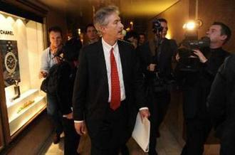 U.S. State Department's point man on Iran, Bill Burns, leaves a meeting of international senior officials on Iran in a hotel in Wiesbaden, February 4, 2009.REUTERS/Kai Pfaffenbach