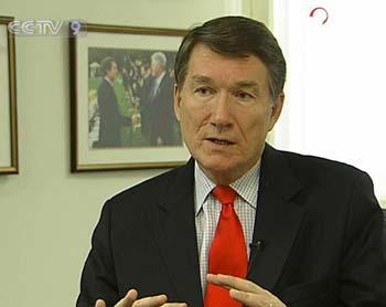 John Holden was President of the National Committee on US-China Relations from 1998 to 2005. Based on his experience, he says good Sino-US relations benefit both sides.