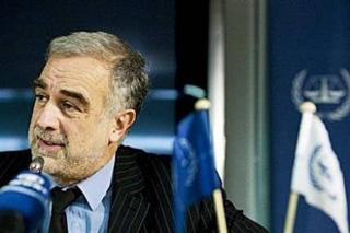 International Criminal Court (ICC) chief prosecutor Luis Moreno-Ocampo gives a press conference in The Hague after the court announced it was seeking the arrest of Sudanese President Omar al-Beshir for war crimes in Darfur, issuing the first ever warrant against a sitting head of state.(AFP/ANP/Valerie Kuypers)