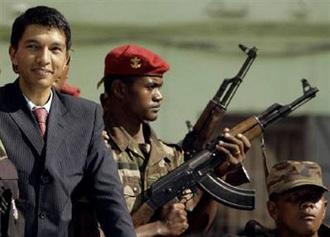 Madagascar's opposition leader Andry Rajoelina is seen at the presidential palace in Antananarivo, March 17, 2009.REUTERS/Siphiwe Sibeko