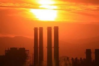 File photo shows the Department of Water and Power (DWP) San Fernando Valley Generating Station in California.(AFP/Getty Images/File/David Mcnew)