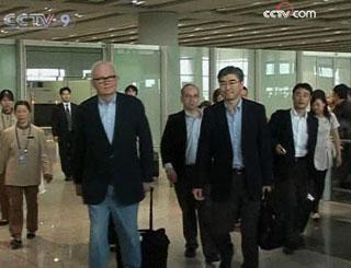 US nuclear negotiators, special envoy Stephen Bosworth and Ambassador Sung Kim, arrived in Beijing on Thursday afternoon. 