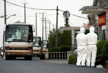 The 99 Chinese citizens who took a Southern Airlines chartered flight back from Mexico have started their week-long quarantine in Shanghai.