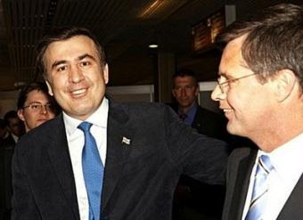 Georgian President Mikheil Saakashvili (L) talks with Dutch Prime Minister Jan Peter Balkenende before of an EU-Eastern Partnership Summit in Prague. European Union leaders opened landmark talks Thursday with six former Soviet states, aiming to foster stability and closer ties while reassuring Russia that this was not an EU power play.(AFP/Dominique Faget)