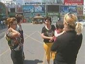 La gente en Urumqi reanuda su vida diaria