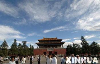 Seven years after successfully clinching the coveted Olympic Games, China's efforts to improve the environment are obvious. The sky has gotten bluer, the water has gotten cleaner. 