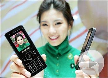 Cell phone users in China will soon be able to see the person they are talking to.