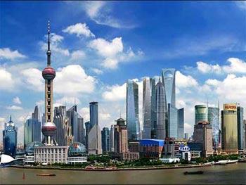 China's financial hub of Shanghai is expanding its banking zone to facilitate a growing number of overseas banks. 