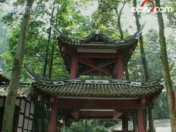 The venerable Guangyan Buddha Temple in Chongzhou city. The temple has been renowned for more than 1,500 years. (Photo: CCTV.com)