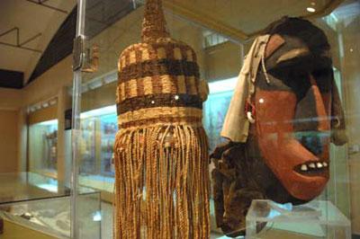 Photo taken on July 14, 2008 shows the exhibits in the cultural exhibition hall of Nairobi National Museum in Nairobi, capital of Kenya. (Xinhua Photo)