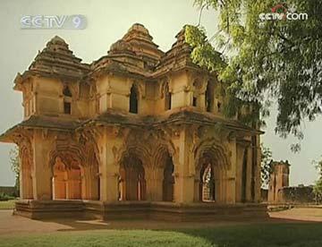 "Place-Hampi" immerses viewers into a 360-degree digital re-creation of the Hampi UNESCO World Heritage site in India. 