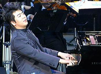 Lang Lang opened with Chopin's Piano Concerto, regarded as something of a challenge for pianists.