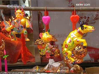 With the Lantern Festival just a week away, Chinese are snapping up lanterns decorated with oxen.