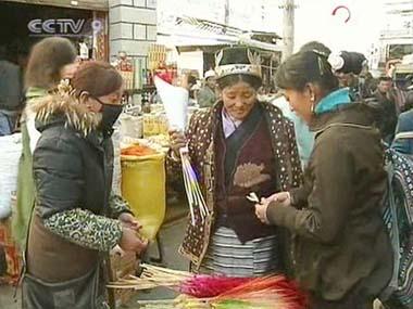 Traditional Tibetan costumes are briskly selling ahead of the approaching Tibetan new year.