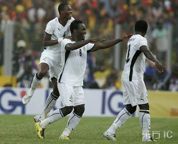 Ghana have claimed a comfortable victory over Morocco to reach the quarter-finals as Group A winners.