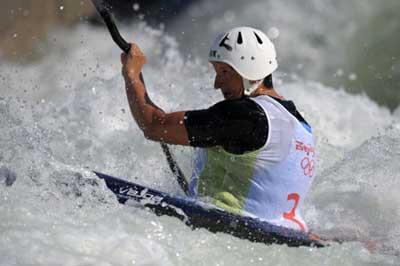 Elena Kaliska of Slovakia competes during the kayak (K1) women semifinal at the Beijing Olympic Games Canoe/Kayak Slalom event in Beijing, China, Aug. 15, 2008. (Xinhua/Liu Dawei)