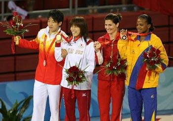 Yoshida Saori of Japan (2nd, L), Xu Li of China (1st, L), Tonya Verbeek (2nd, R) and Jackeline Renteria (Photo credit: Xinhua)