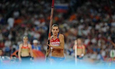 Elena Isinbaeva of Russia competes during the women's pole vault final at the National Stadium, also known as the Bird's Nest, during Beijing 2008 Olympic Games in Beijing, China, Aug. 18, 2008. Isinbaeva took a overwhelming victory in the match. (Xinhua Photo)