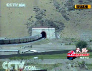 火車通過隧道