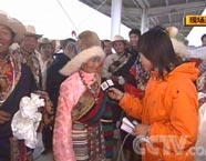 藏民接受採訪