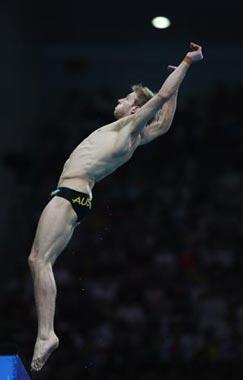 Matthew Mitcham of Australia performs a dive during Men's 10m Platform Final of Beijing 2008 Olympic Games diving event in Beijing, China, Aug. 23, 2008. Matthew Mitcham claimed the gold of the event. (Xinhua/Liu Yu)