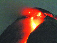 默拉皮火山噴發威脅災民安全