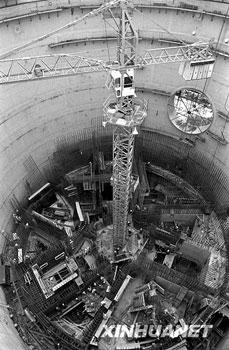 La centrale nucléaire de Dayawan en construction (photo prise en septembre 1989).