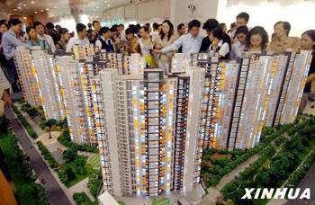 Property prices in major Chinese cities fell nearly 1 percent in April from a year earlier.