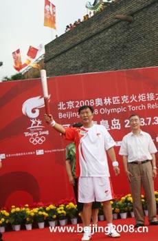 The Olympic torch is making its journey through the coastal city of Qinhuangdao in Hebei Province. (Photo: xinhua)