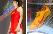 Liu Xiang´s Olympic running shoe, jersey Beijing debut 