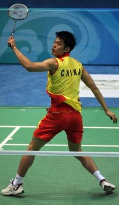Badminton player Lin Dan of China plays a shot during a training session at the Beijing University of Technology Gymnasium in Beijing on August 7, 2008, the day before the opening of the 2008 Beijing Olympic Games. Lin Dan and his comrades launch their bid for a clean sweep of the Olympic gold medals in badminton on August 9, with arch rivals Malaysia, Indonesia and South Korea determined to halt the charge. [Agencies]
