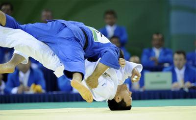 Elnur Mammadli of Azerbaijan beat South Korean Wang Kichun by ippon to take the men's 73kg judo gold medal at the Beijing Olympic Games on Aug. 11