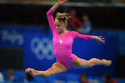 Nastia Liukin of the United States performs on the balance beam during gymnastics artistic women's individual all-round final of Beijing 2008 Olympic Games at National Indoor Stadium in Beijing, China, Aug. 15, 2008. Liukin claimed the title of the event with a score of 63.325. (Xinhua/Cheng Min)