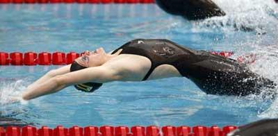 Kirsty Coventry of Zimbabwe starts her women's 200m backstrokeswimmingsemifinal at the National Aquatics Center during the 2008 Beijing Olympics, August 15, 2008. Coventry won the final. [Agencies]