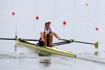 Rumyana Neykova of Bulgaria competes during Women's Single Sculls Final A of Beijing 2008 Olympic Games rowing event at Shunyi Rowing-Canoeing Park in Beijing, China, Aug. 16, 2008. Rumyana Neykova won the gold medal of the event. (Xinhua/Wang Lei)
