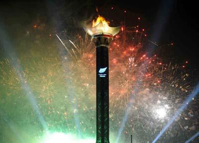 Fireworks explode above the cauldron of the 24th World Winter Universiade in front of the Harbin International Conference, Exhibition and Sports Centre Gym in Harbin, capital of northeast China's Heilongjiang Province, Feb.18, 2009. (Xinhua/Yang Zongyou)