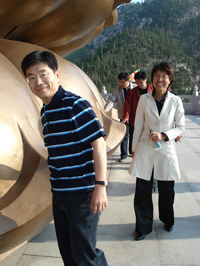 2008年5月在山東南山集團 和嘉賓楊金波