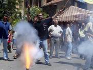 真主黨支持者在燃放焰火慶祝