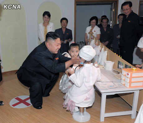 金正恩視察慶上幼兒園稱啟發智慧很重要（組圖）