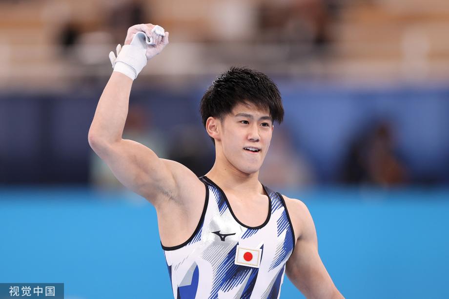 [圖]競技體操男子單杠決賽：日本選手橋本大輝奪金