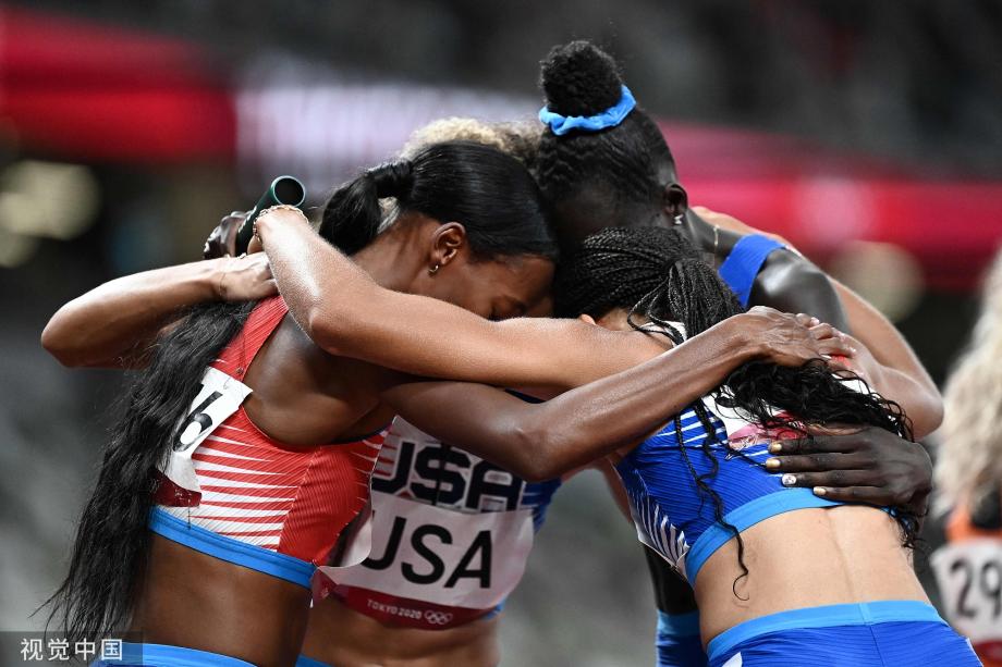 [圖]田徑女子4x400米接力決賽 美國隊奪金